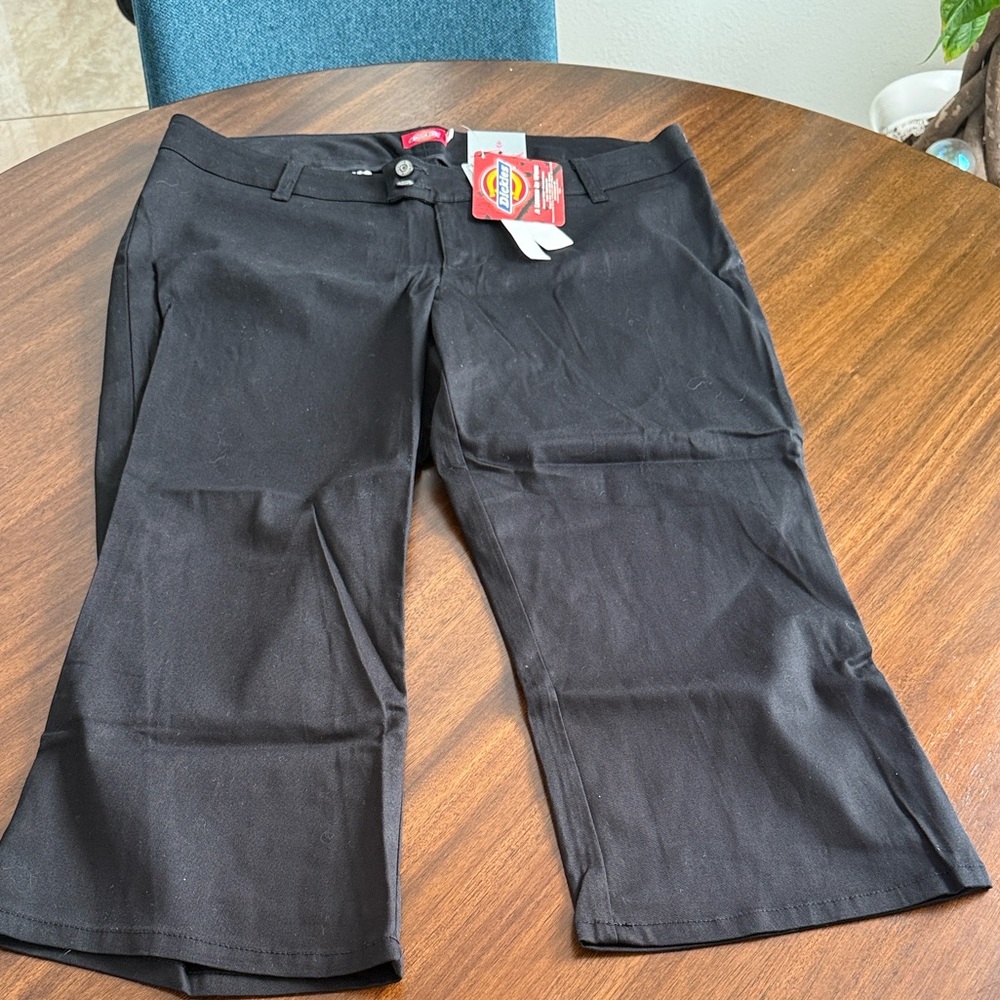 Dickies Women's Sleek Black Capris Torrid size 14